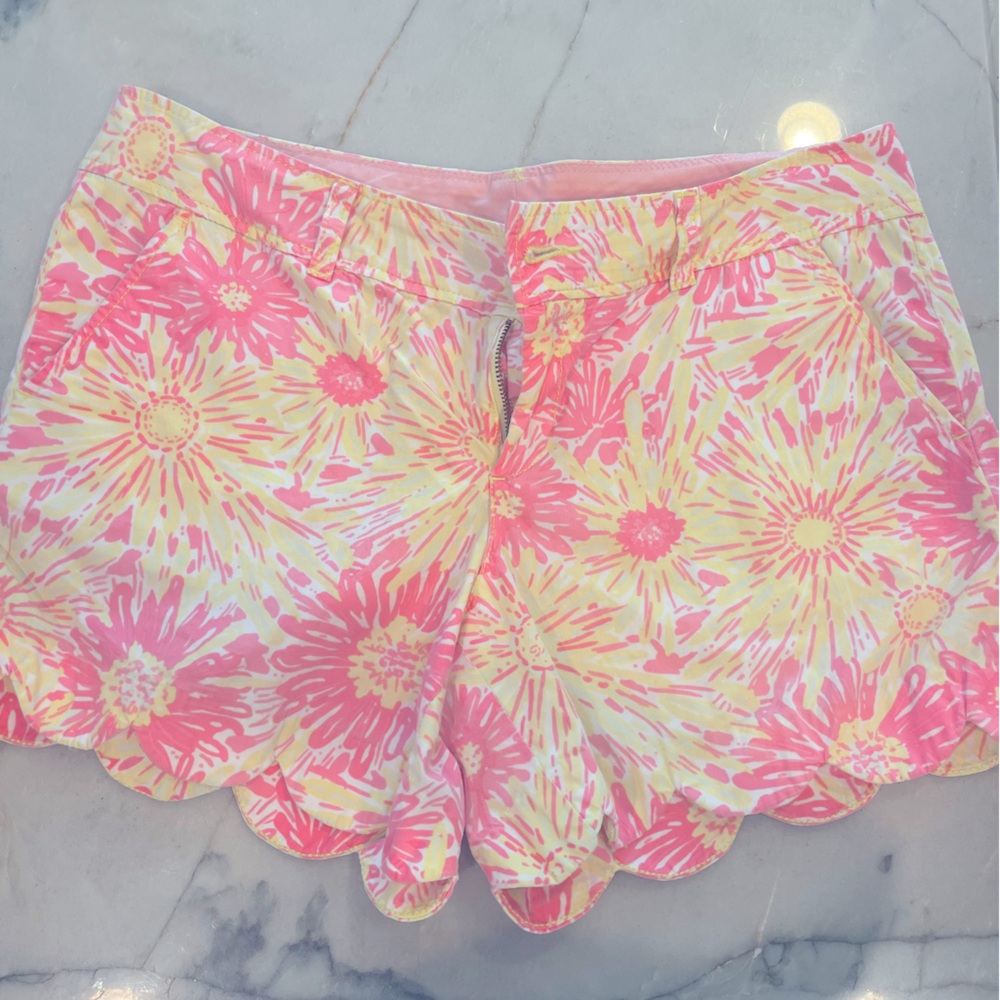 Lilly Pulitzer buttercup shorts scalloped size 10